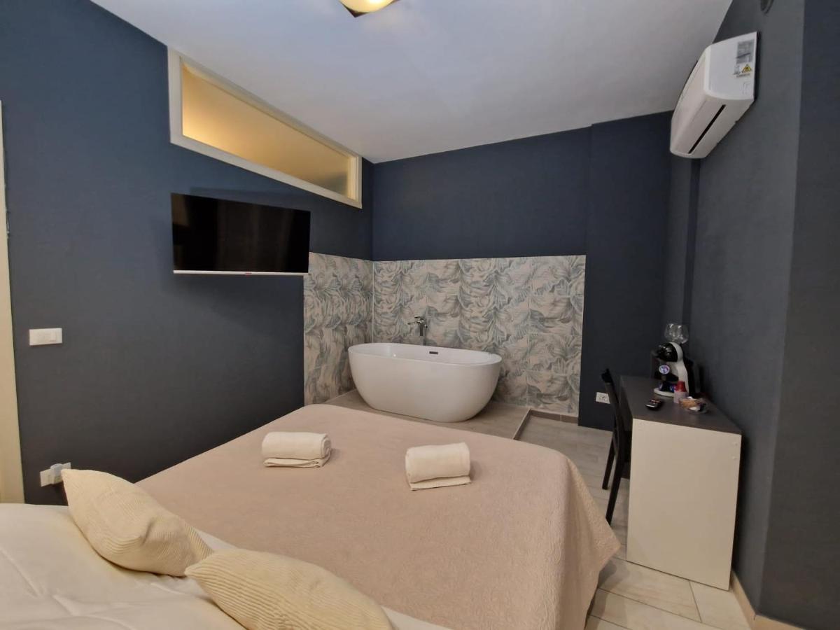 Apartments Amica Таранто Екстер'єр фото